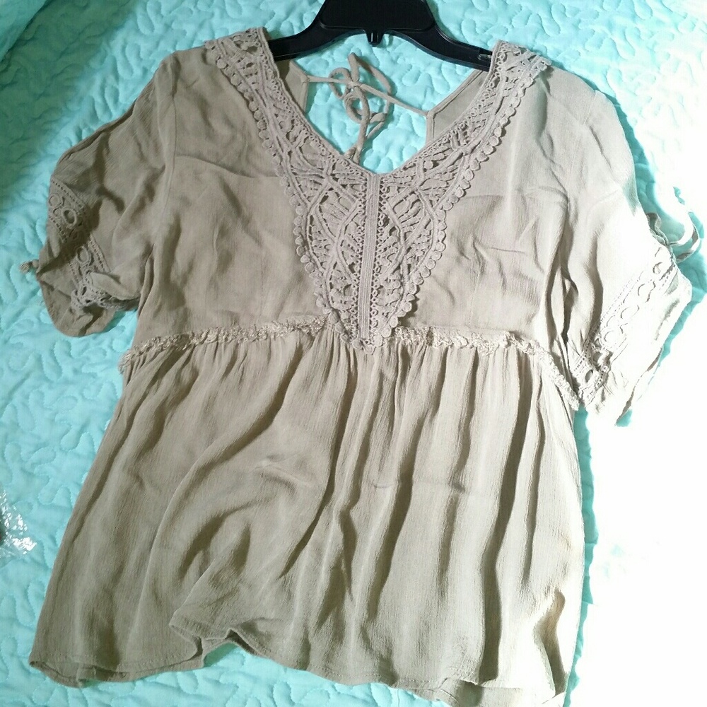 🆕COLD SHOULDER BLOUSE🆕